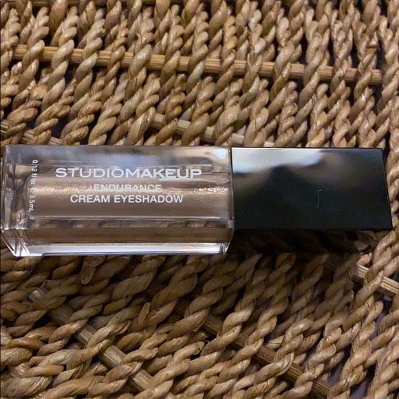 Makeup bundle! 3 BNIB pieces! - Picture 9 of 10